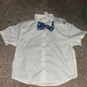 H&M White Button-Down Shirt with Blue Floral Bow Tie